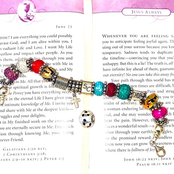 Sterling Silver Swarovski Chrystal charm bracelet - Picture 5 of 9